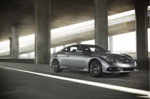Infiniti G37 Coupé Performance Line - 10