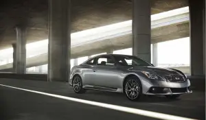 Infiniti G37 Coupé Performance Line - 11