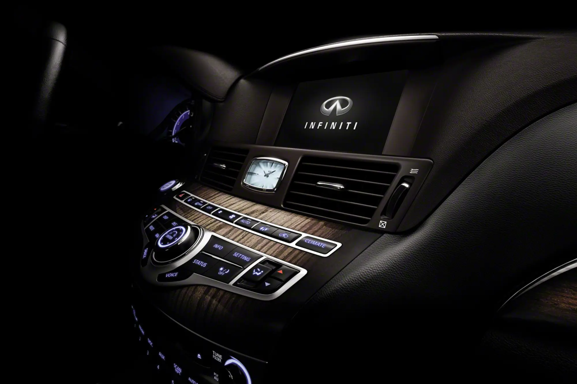 Infiniti M passo lungo - 4