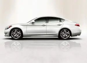 Infiniti M - 1