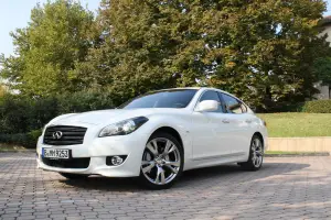 Infiniti M30d S