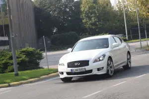 Infiniti M30d S - 14