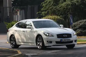 Infiniti M30d S