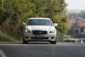 Infiniti M30d S - 38