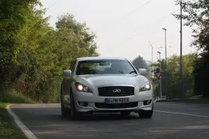 Infiniti M30d S - 39