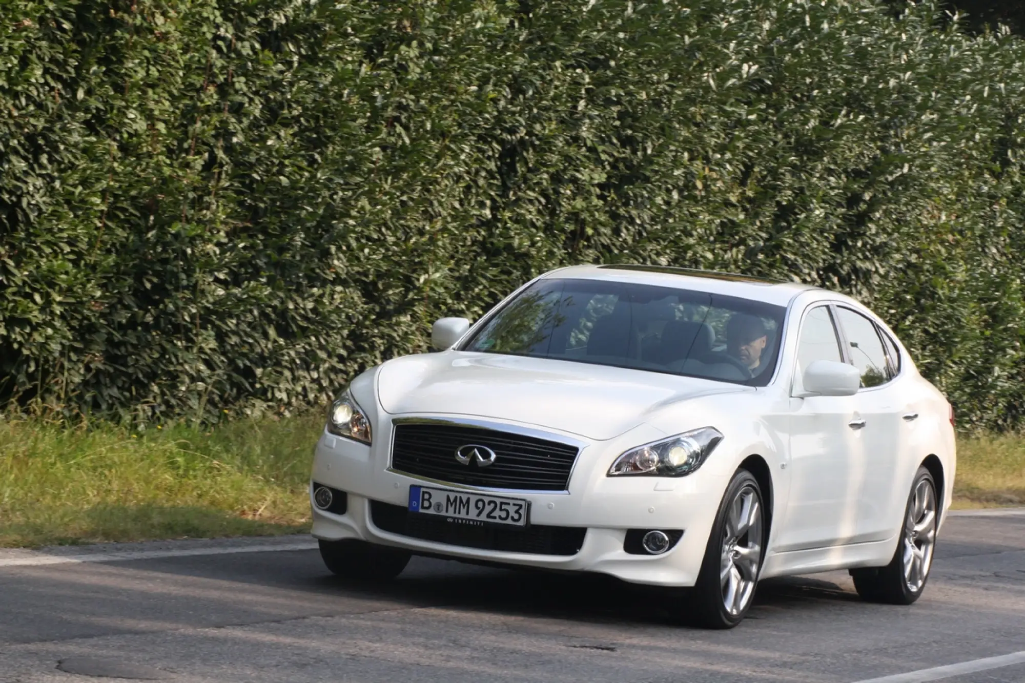 Infiniti M30d S - 49