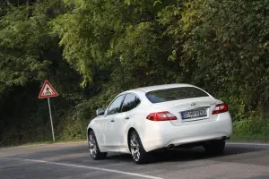 Infiniti M30d S - 50