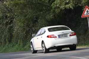 Infiniti M30d S