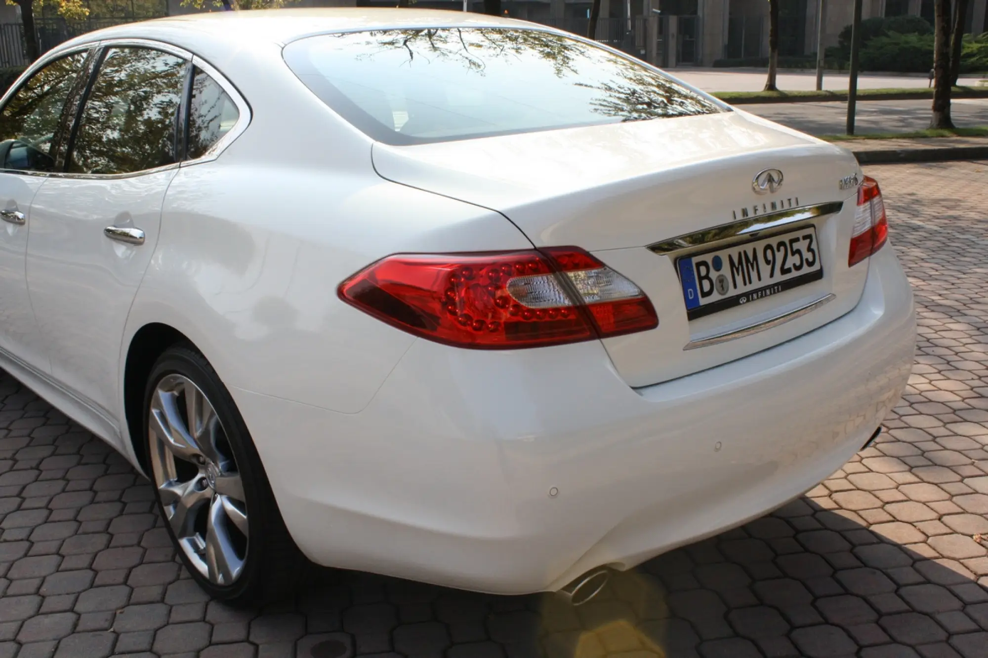 Infiniti M30d S - 46