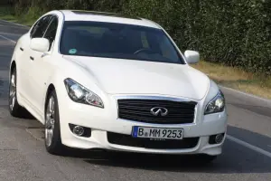 Infiniti M30d S - 61