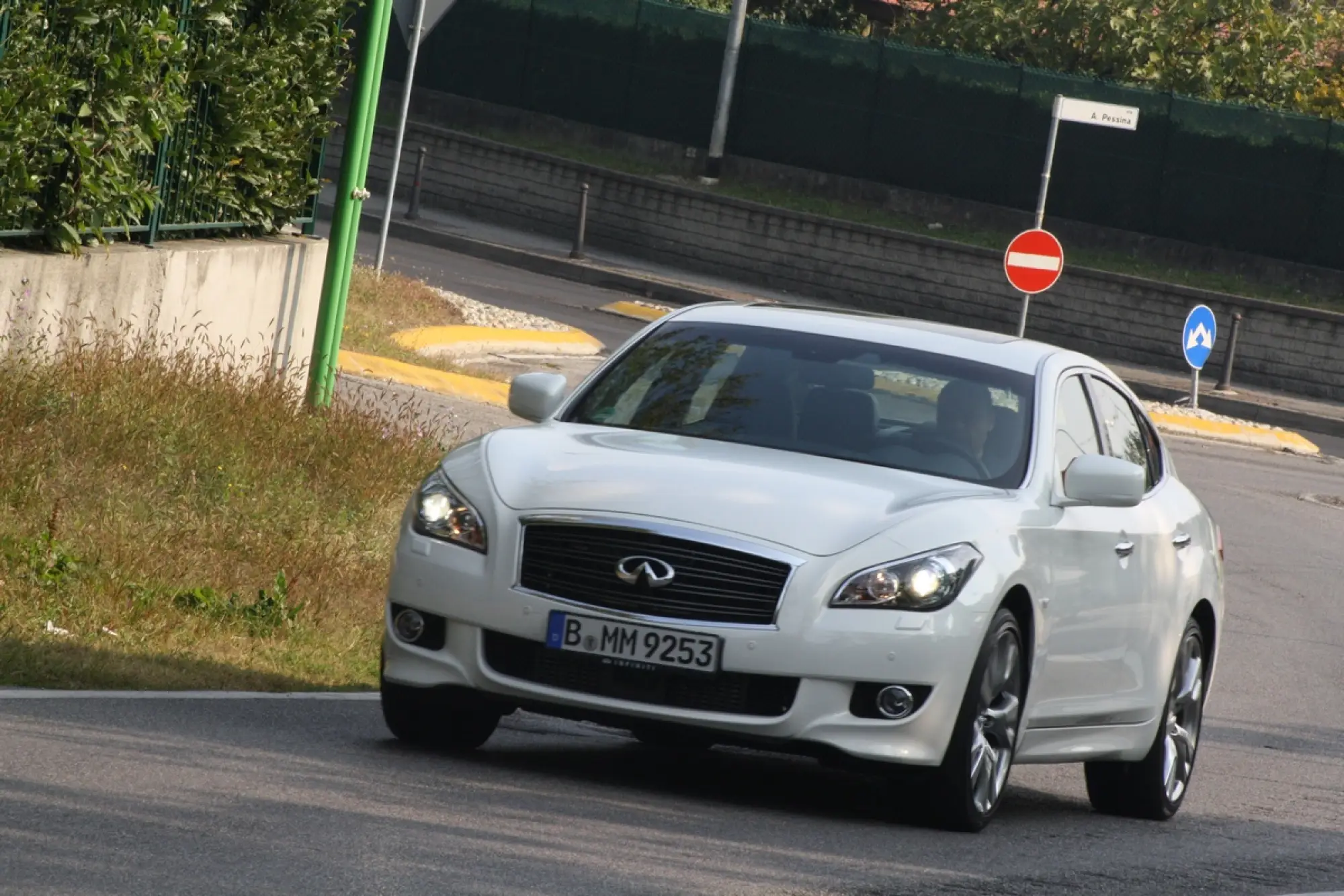 Infiniti M30d S - 64