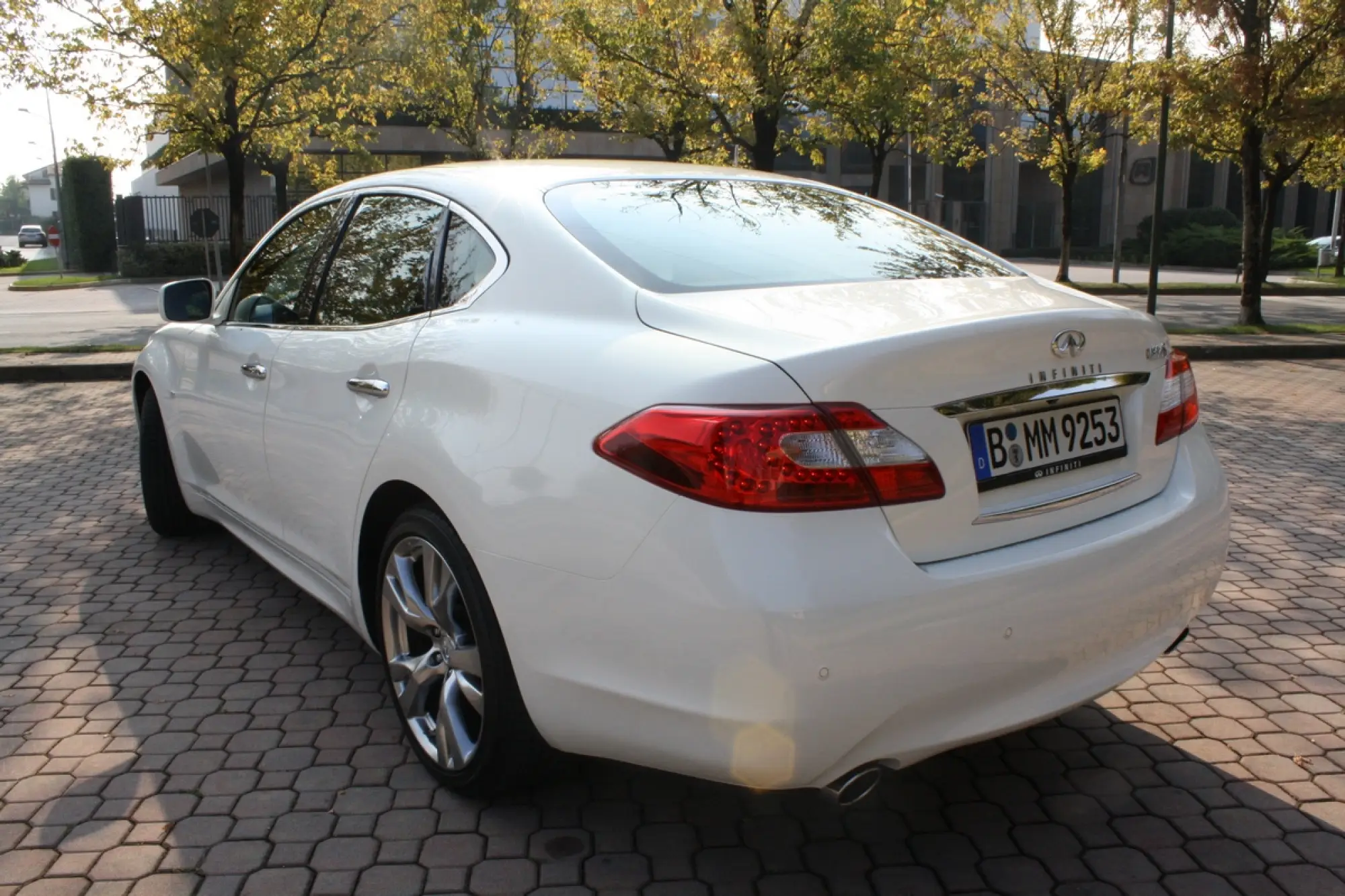 Infiniti M30d S - 57