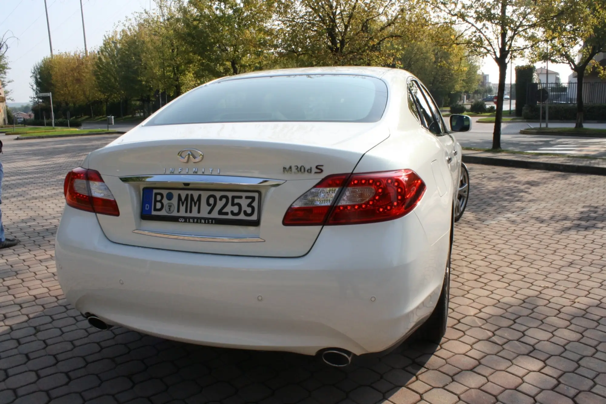 Infiniti M30d S - 79