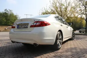 Infiniti M30d S - 81