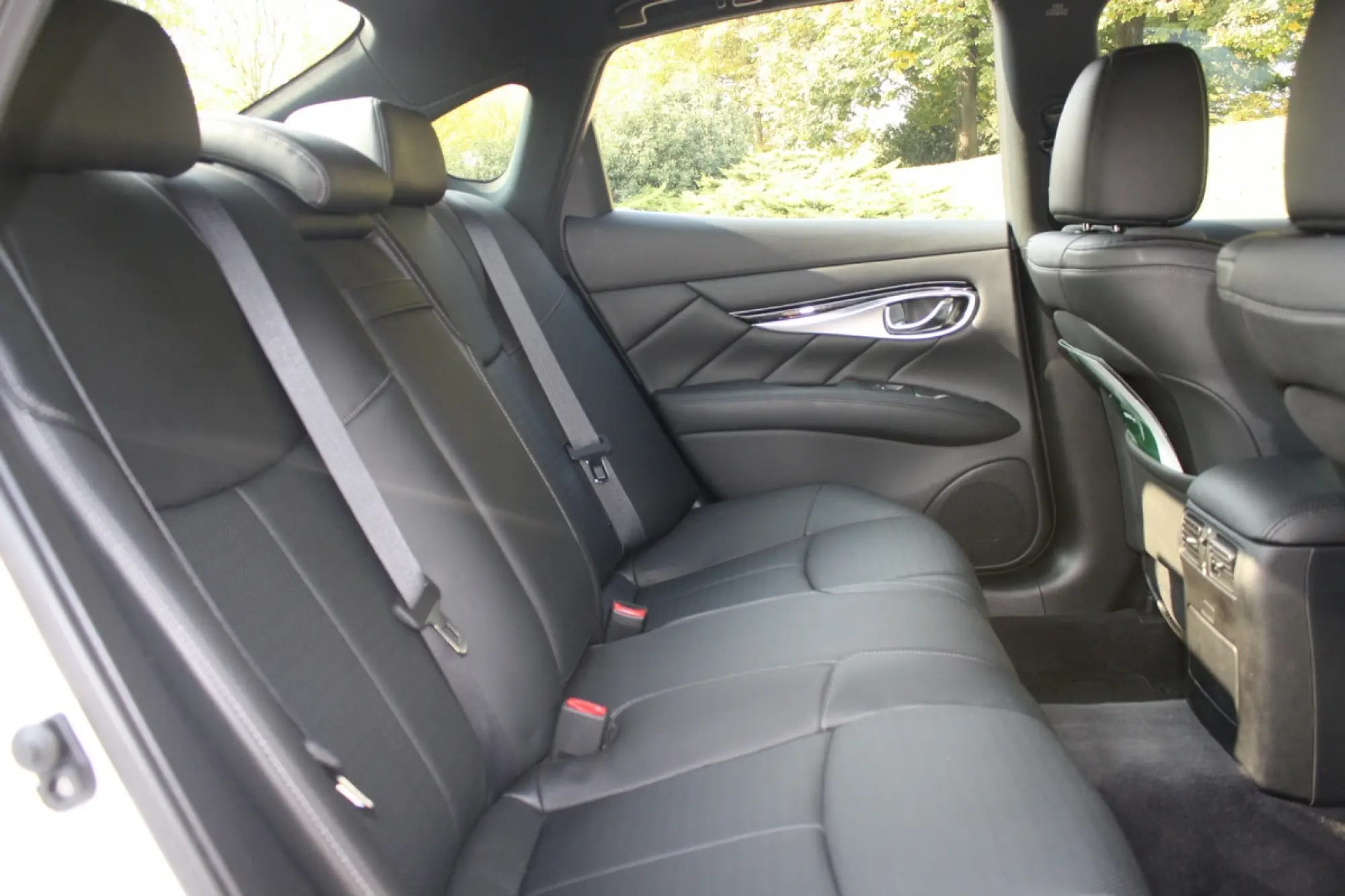 Infiniti M30d S - 89