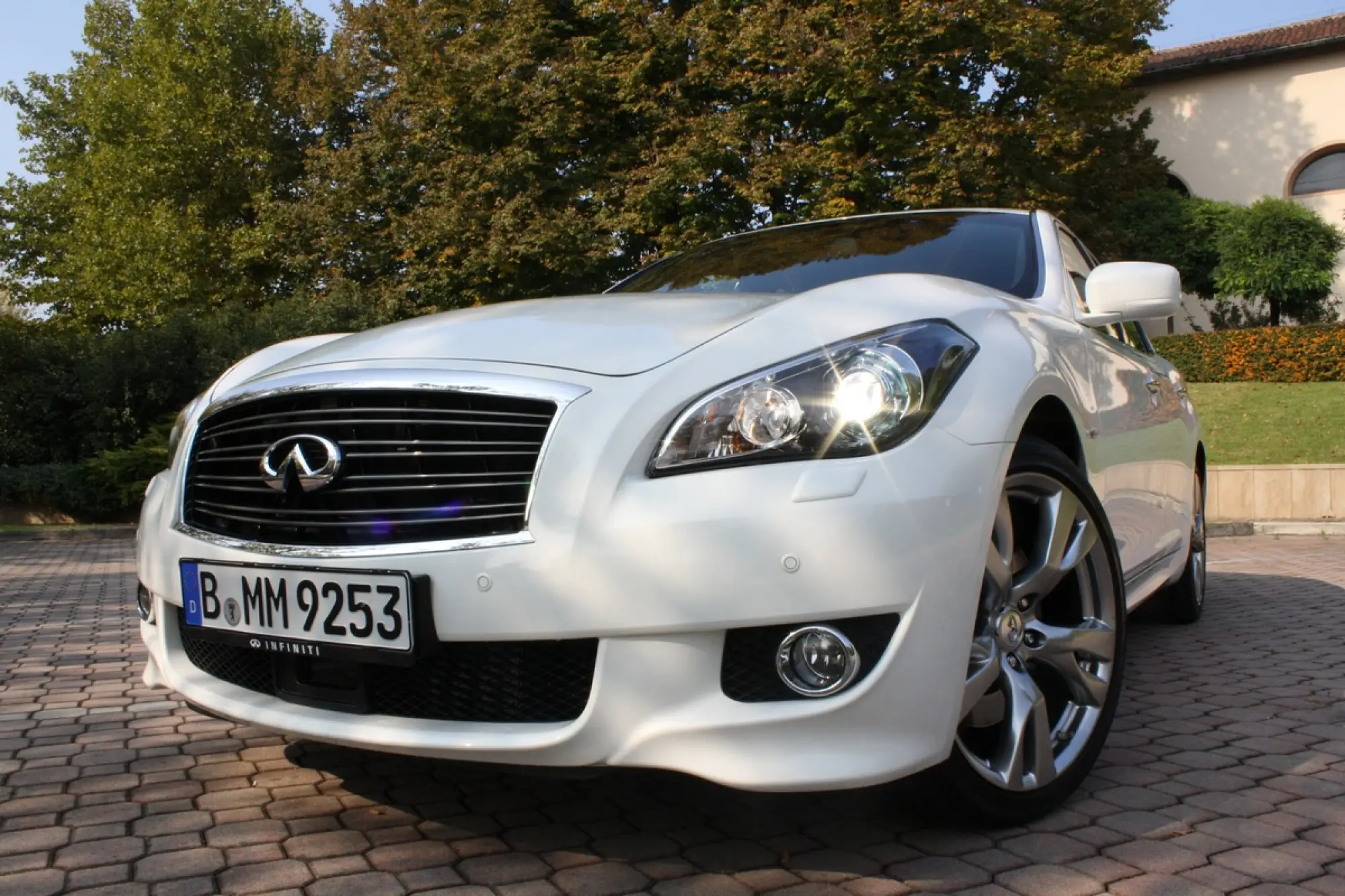 Infiniti M30d S - 93