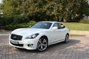 Infiniti M30d S