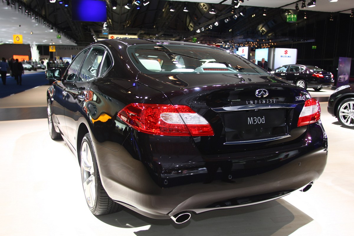 Infiniti M30d - Salone di Francoforte 2011