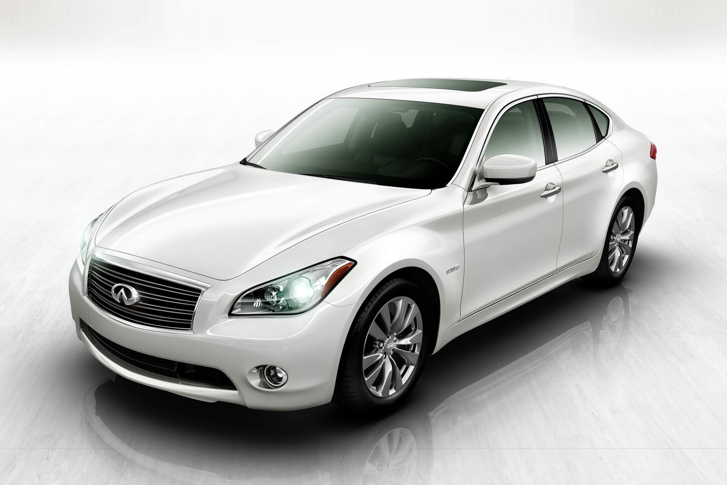 Infiniti M35 Hybrid