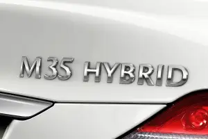 Infiniti M35 Hybrid