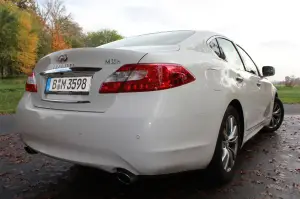 Infiniti M35h - Prova su strada 2012