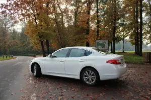 Infiniti M35h - Prova su strada 2012