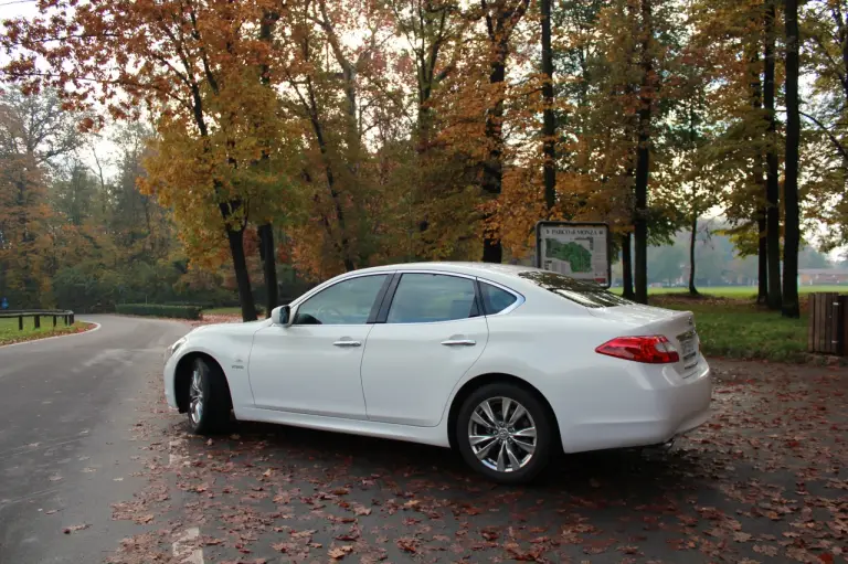 Infiniti M35h - Prova su strada 2012 - 13