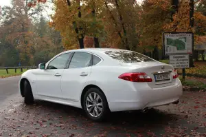 Infiniti M35h - Prova su strada 2012