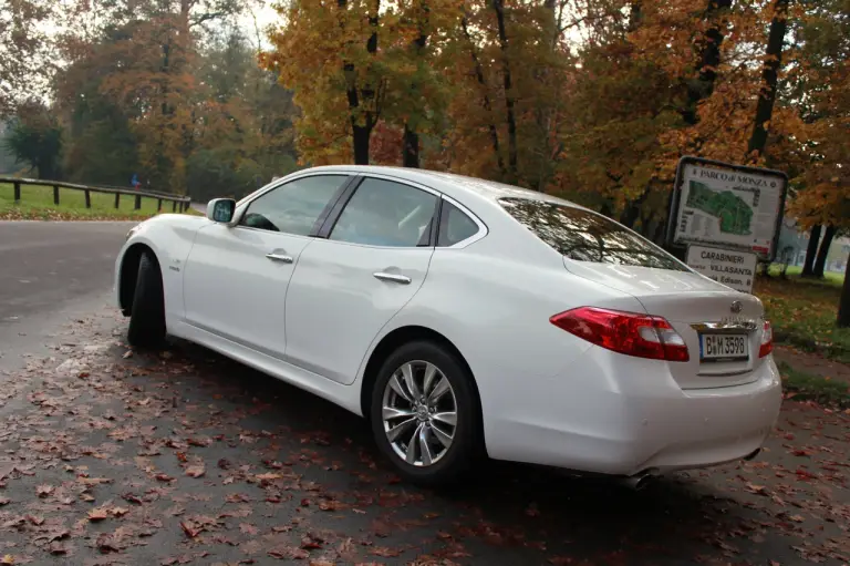 Infiniti M35h - Prova su strada 2012 - 17