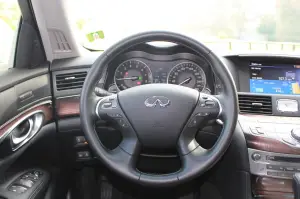 Infiniti M35h - Prova su strada 2012