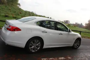 Infiniti M35h - Prova su strada 2012