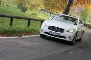 Infiniti M35h - Prova su strada 2012