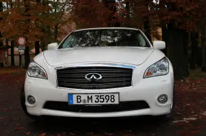 Infiniti M35h - Prova su strada 2012