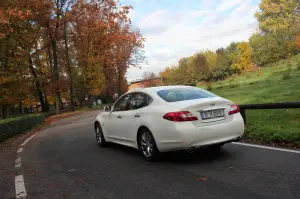 Infiniti M35h - Prova su strada 2012