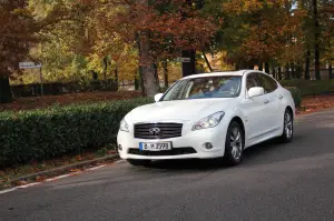 Infiniti M35h - Prova su strada 2012