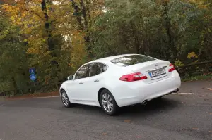 Infiniti M35h - Prova su strada 2012