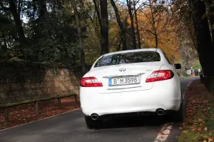 Infiniti M35h - Prova su strada 2012