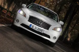 Infiniti M35h - Prova su strada 2012