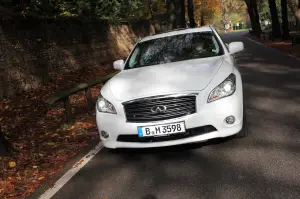 Infiniti M35h - Prova su strada 2012