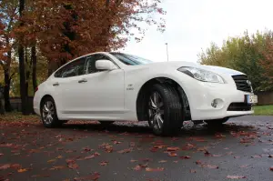 Infiniti M35h - Prova su strada 2012