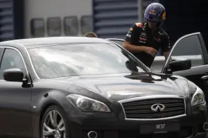 Infiniti M37S - Test Drive con Mark Webber - 9