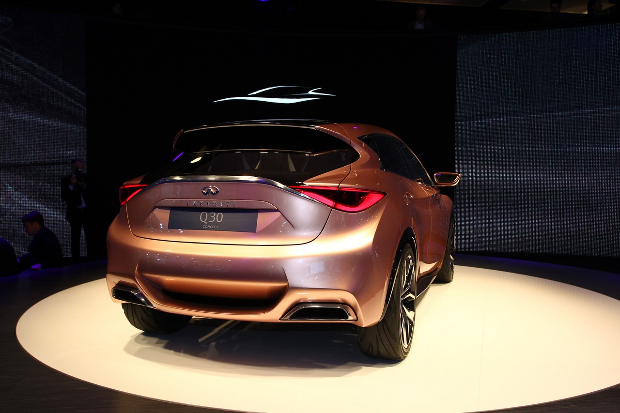  Infiniti Q30 Concept - Salone di Francoforte 2013