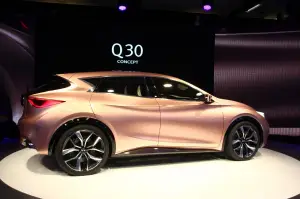  Infiniti Q30 Concept - Salone di Francoforte 2013