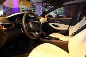  Infiniti Q30 Concept - Salone di Francoforte 2013