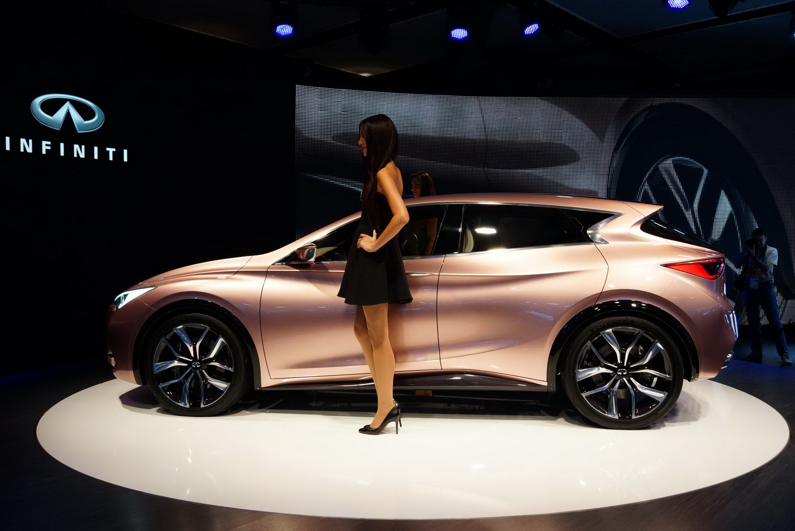 Infiniti Q30 Concept