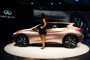 Infiniti Q30 Concept - 12