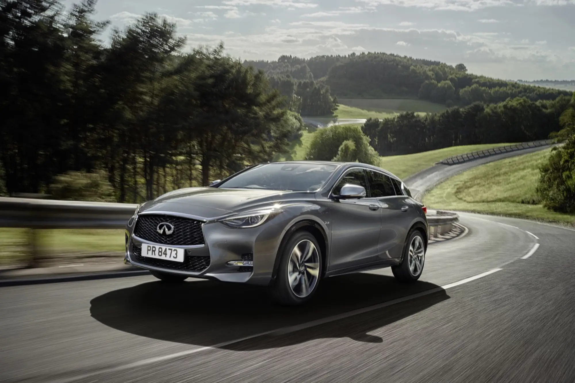 Infiniti Q30 - foto delle versioni Premium e Sport - 4