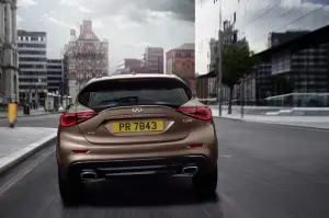 Infiniti Q30 - foto delle versioni Premium e Sport - 12