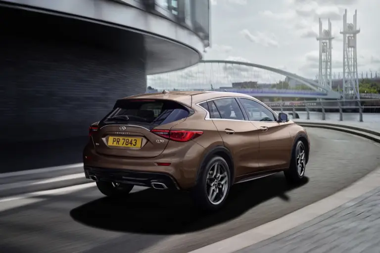 Infiniti Q30 - foto delle versioni Premium e Sport - 13