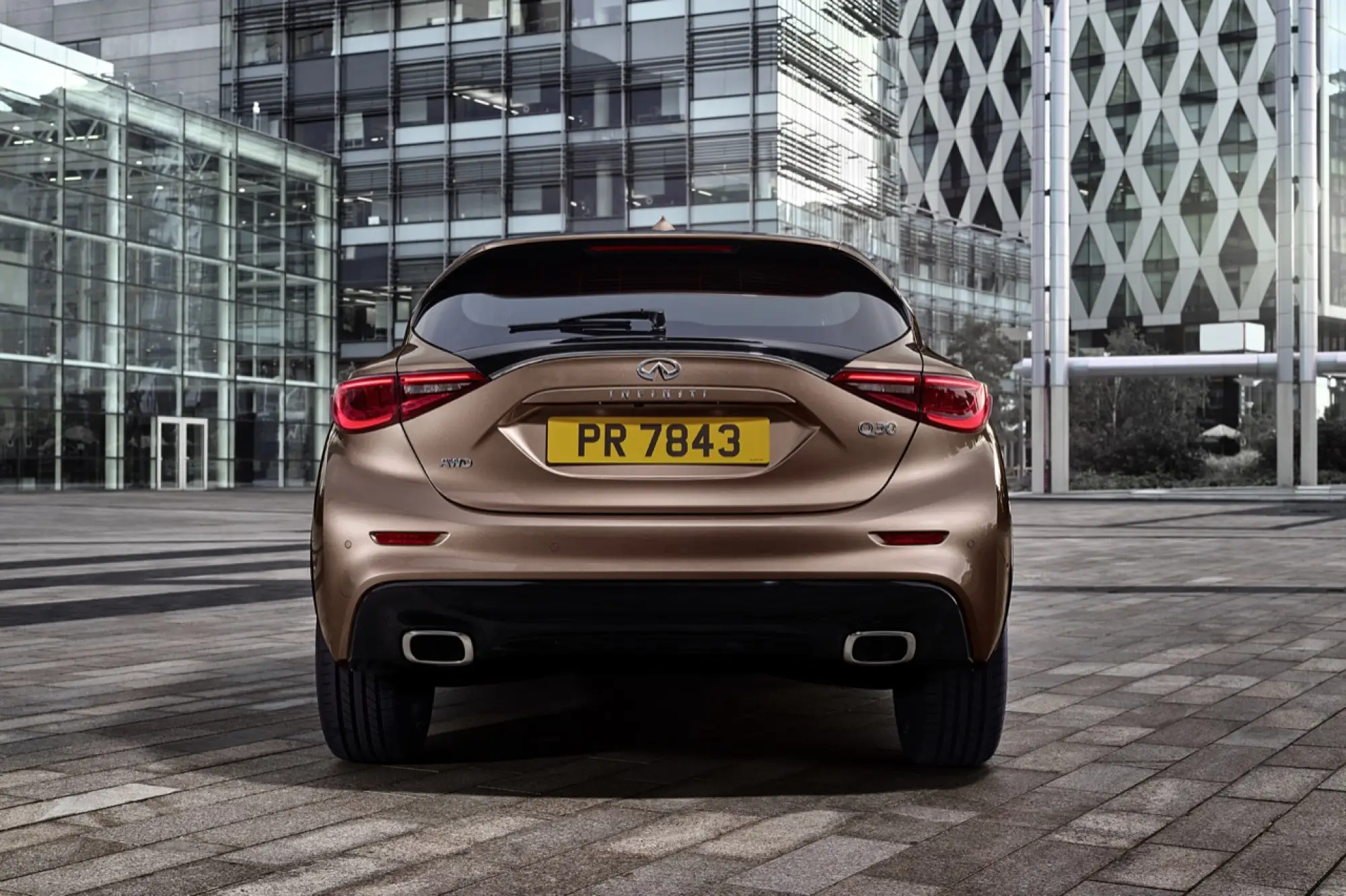 Infiniti Q30 - foto delle versioni Premium e Sport - 34